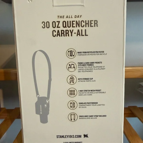Stanley Black 30 oz Quencher Carry-All Crossbody New in Box - Picture 4 of 4